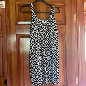 Ann Taylor, petite black and white summer sleeveless dress. Small Petite.